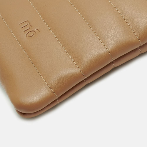 E-MO PADDING POUCH CAMEL, , hi-res